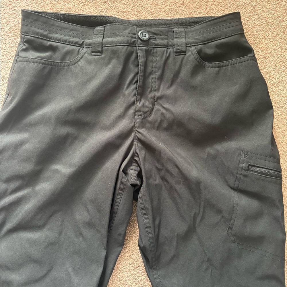 Eddie Bauer Rainier fleece lined cargo pants size 8 EUC - Picture 3 of 4